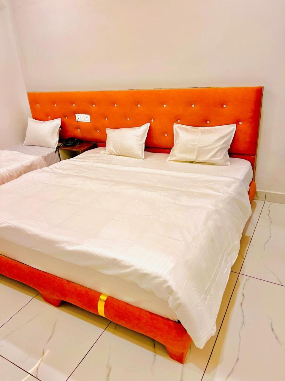 Hotel Shree Kedar Palace Uddzsaín Kültér fotó