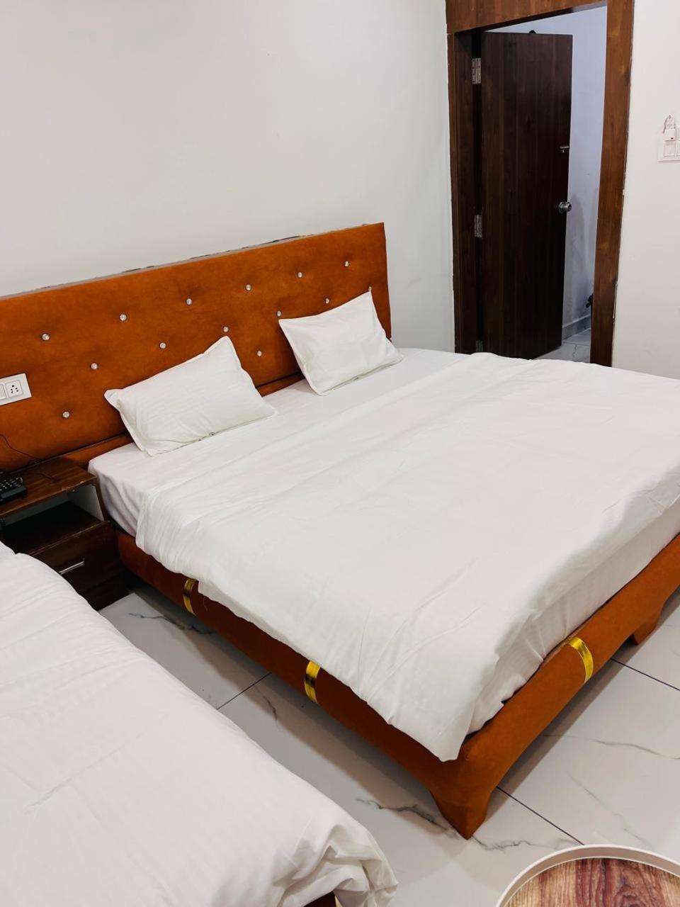 Hotel Shree Kedar Palace Uddzsaín Kültér fotó